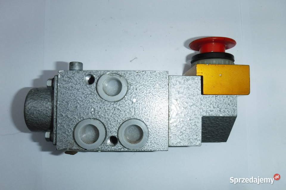 Rozdzielacz Łucznik zawór 13 gwint 38 z Otwock