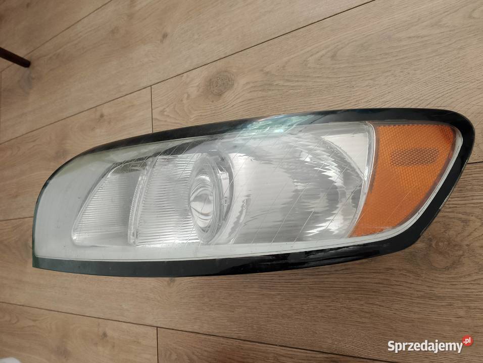 VOLVO V50 reflektor lewy przód na części lewe Kraków sprzedam