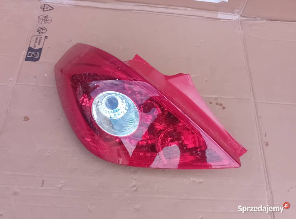 Opel Corsa D 3D lampa tylna lewa Przeźmierowo