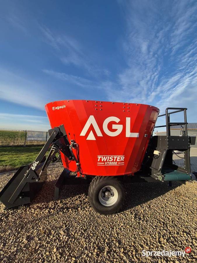 Wóz paszowy AGL 8m3 z tasmą z przodu paszowóz z Sierpc