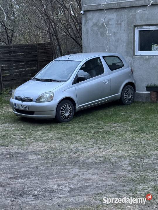 Toyota Yaris 1