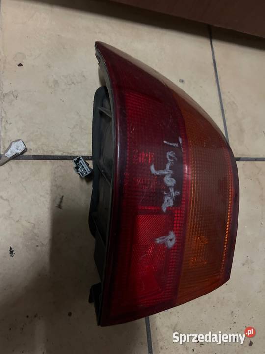 Lampa tyl prawa honda civic5 Margonin sprzedam