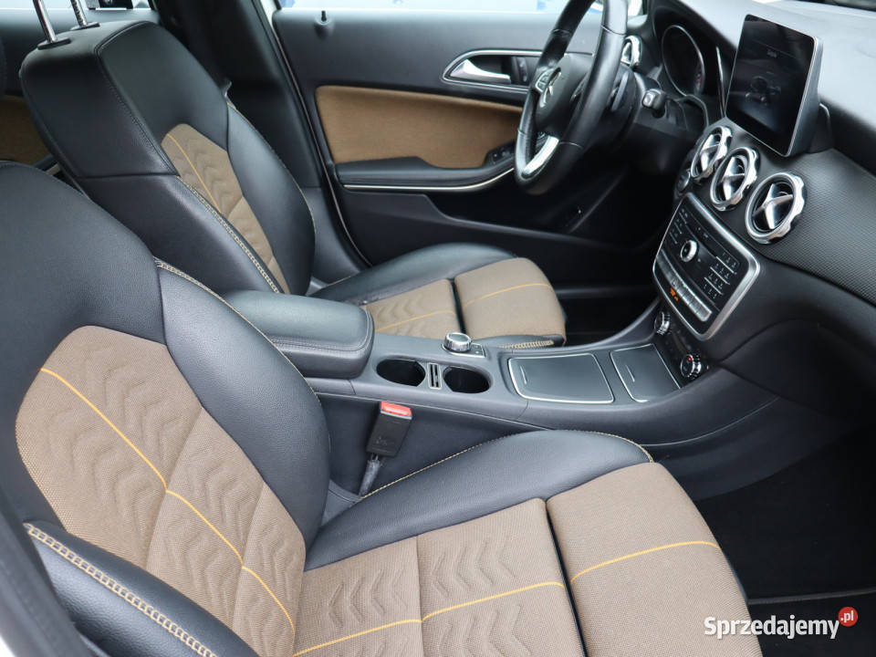 Mercedes GLA GLA 220 4MATIC podgrzewane fotele śląskie