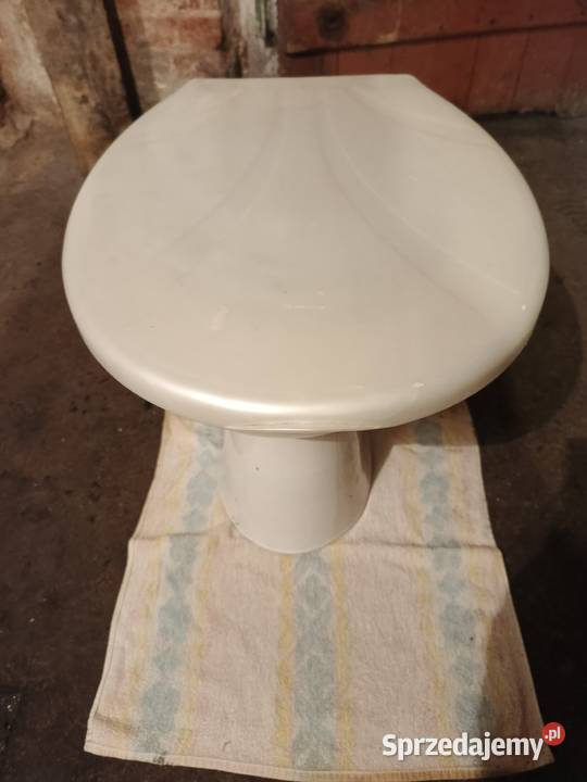 WC sedes ceramiczny koło Mieroszów