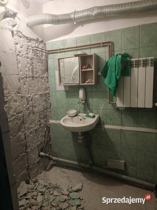 Sprzedam działkę z budynkiem Żałe