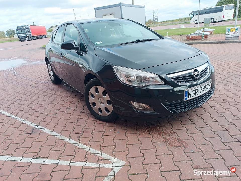 Opel Astra J 17 CDTI 110 Doinwestowany Hatchback Goszczyn