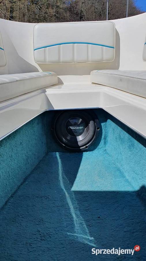 SeaRay 220 Sundeck 50mpi Mercruiser 260 DTS