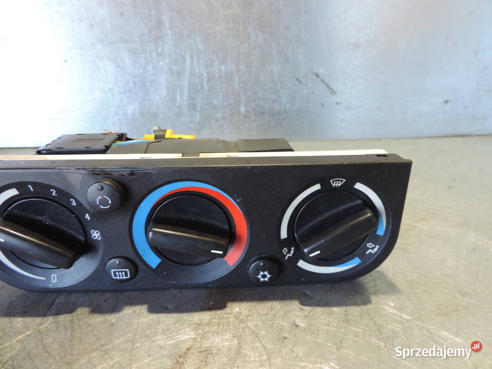 BMW E36 PANEL NAWIEWU Rok produkcji 1997