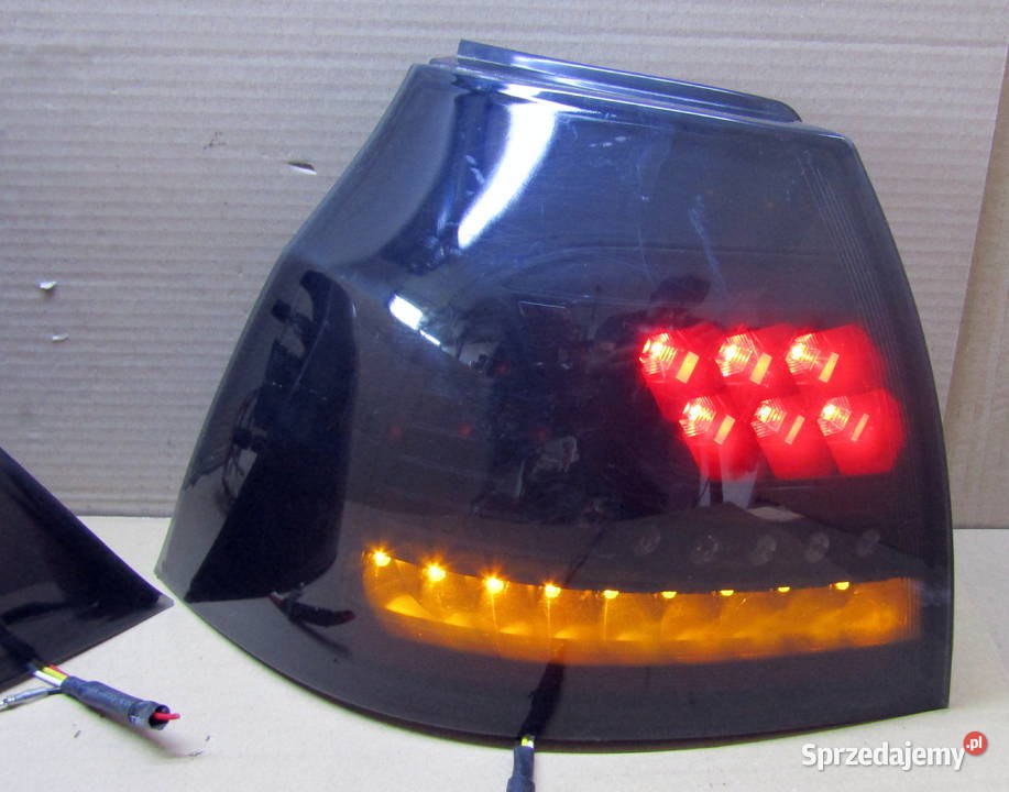 LAMPA TYLNA PRAWALEWA VW GOLF V CZARNA łódzkie Mysłaków