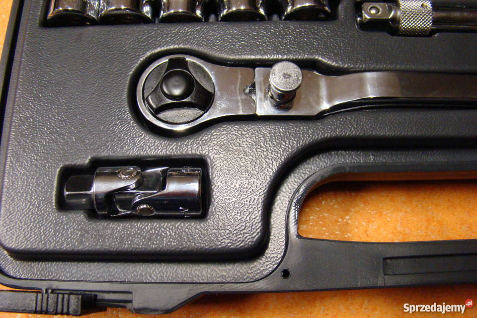 Zestaw kluczy nasadowych 38 STANLEY 23 187929