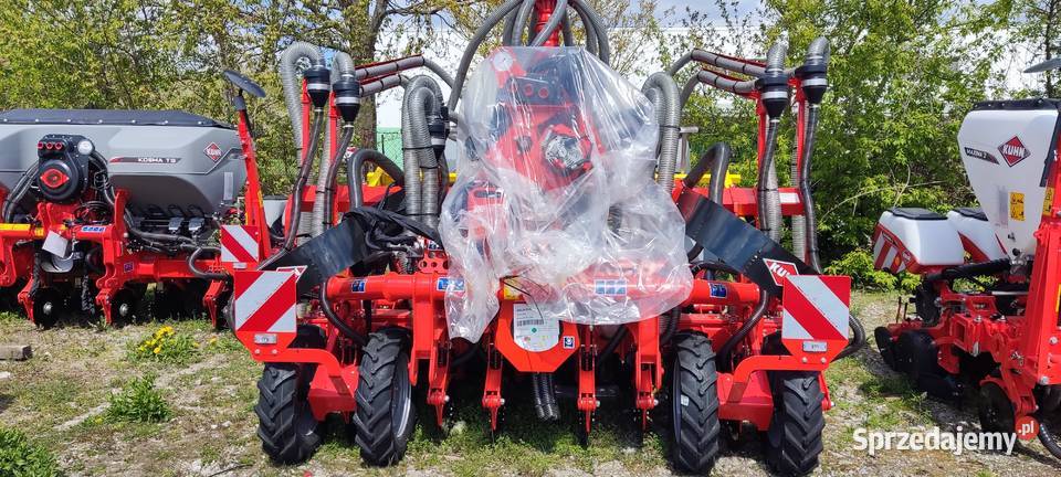 Siewnik punktowy pneumatyczny KUHN MAXIMA 3 TIL Chełm