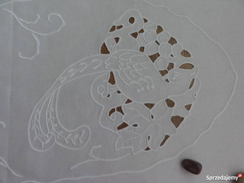 Obrus z pawiem i winogronami rękodzieło ręcznie Lublin