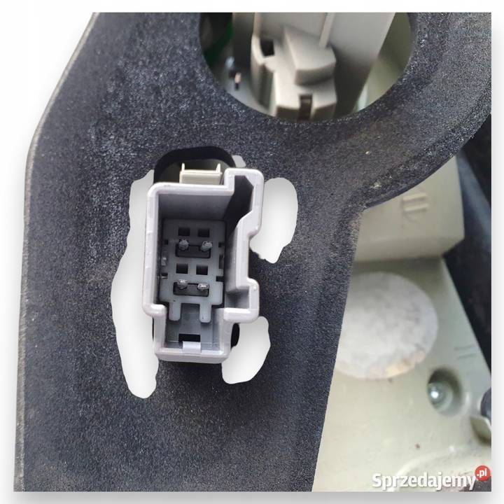 LAMPA PRAWA Volvo V70 III XC70 20072013 tylna Chełm