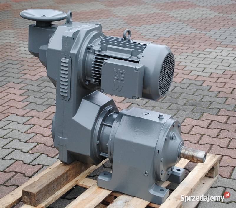 Motoreduktor 75kw z regulacją 1378obrmin firmy