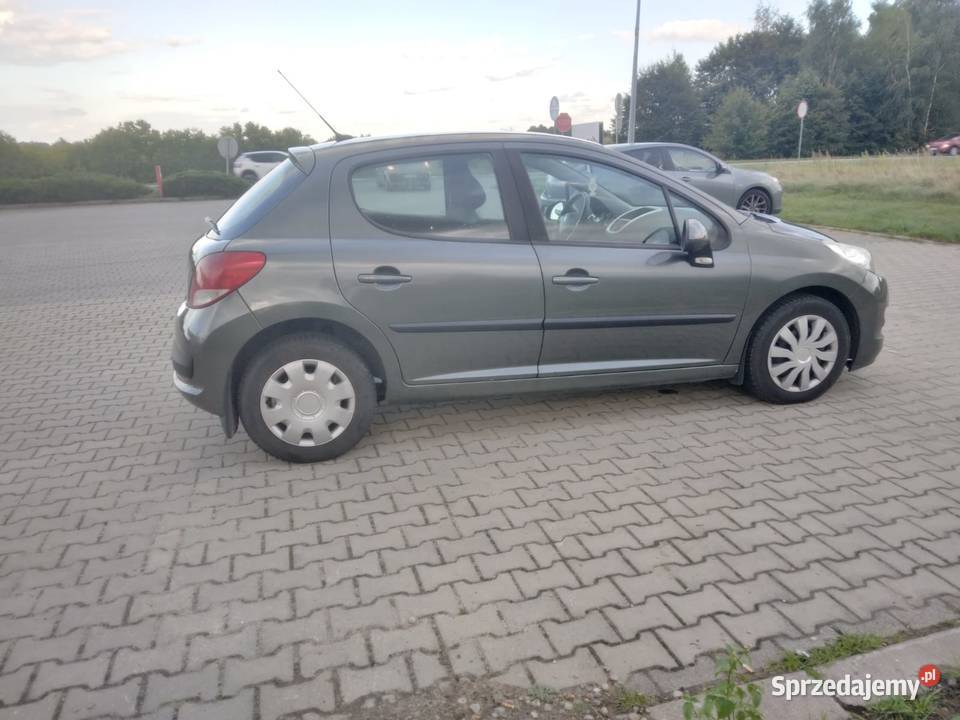 Peugeot 207 14 8V manualna Turek sprzedam