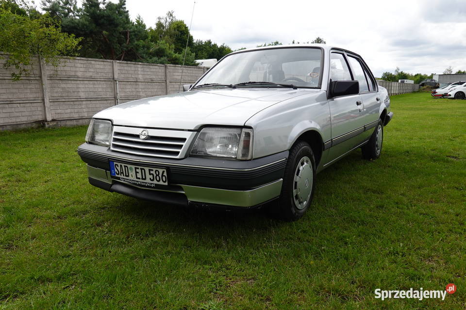 UNIKAT Opel Ascona C 1987 16 Benzyna 75 Przebieg 4/5 Zgierz