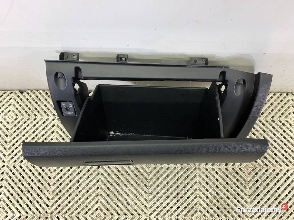 SCHOWEK PASAŻERA MAZDA 3 BM Hatchback PÓŁKA