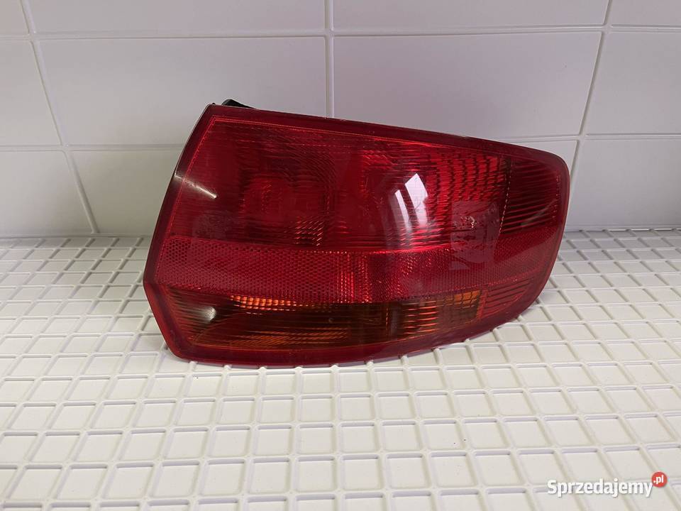 AUDI A3 SPORTBACK PRAWA LAMPA TYŁ KOMBI Ostroróg