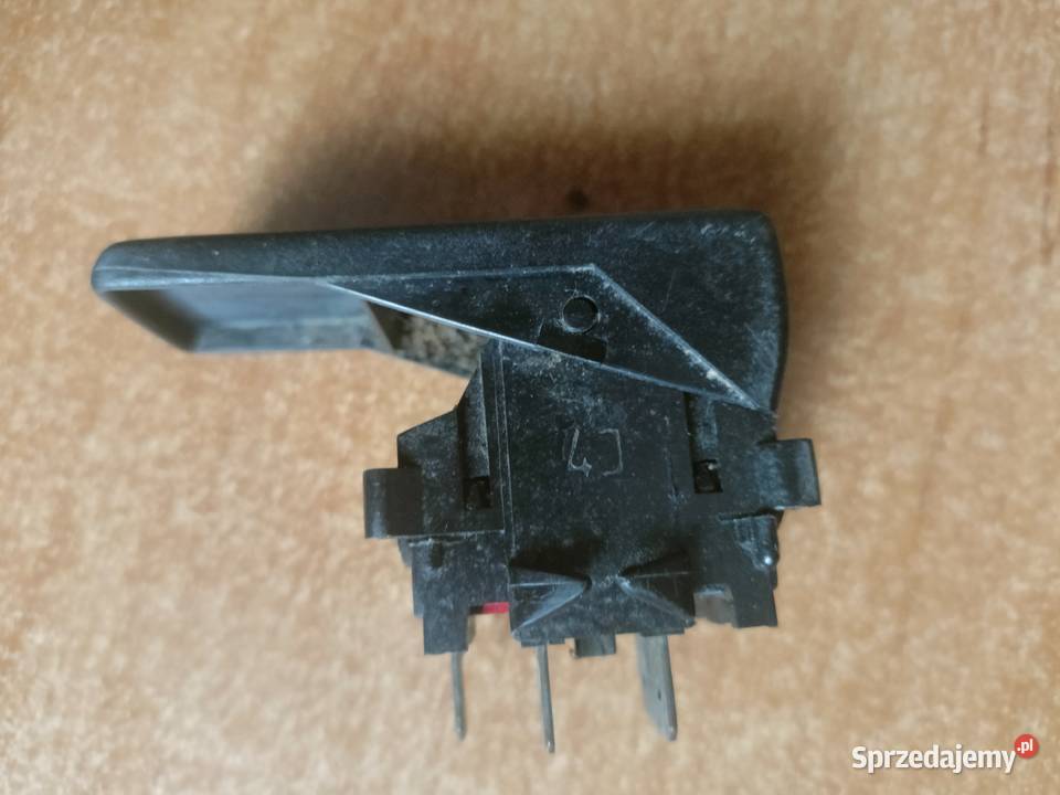 Przełącznik świateł awaryjnych Fiat 126p FL Czujniki i sterowniki świateł Tarnobrzeg sprzedam