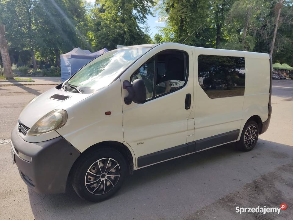3 osobowa brygadówka VIVARO r2003 p19d sprawne z radio / CD Elbląg