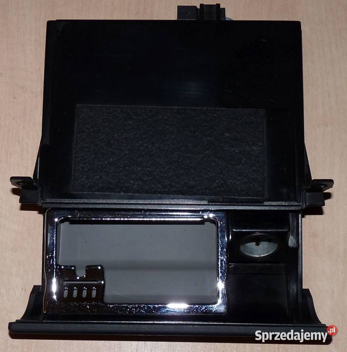 POPIELNICZKA PRZÓD AUDI A6 C5 1 DIN 4B0857951FG osobowe Łódź