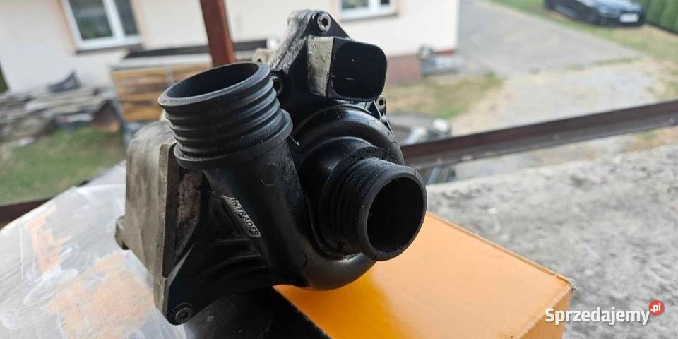 Sprzedam pompe wody N54B30 bmw 335i osobowe podkarpackie Kańczuga