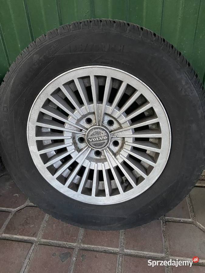Piękne felgi do klasyka volvo 242 i 240 Łódź