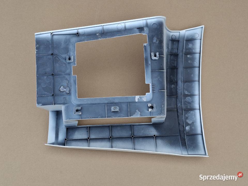 IVECO SWAY STOPIEŃ PRAWY DOLNY OBUDOWA WNĘKA Bieleń sprzedam