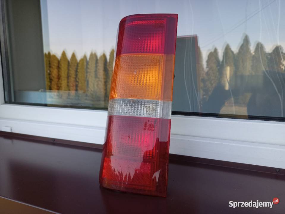 Ford Courier lampa tył tylna lewa wkład oprawka Sieradz sprzedam