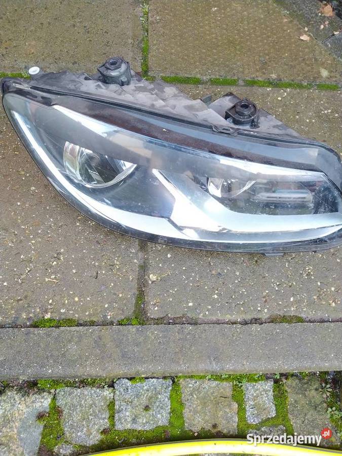 Reflektor prawy VW touran 20102015 oryginal osobowe Rzeszów