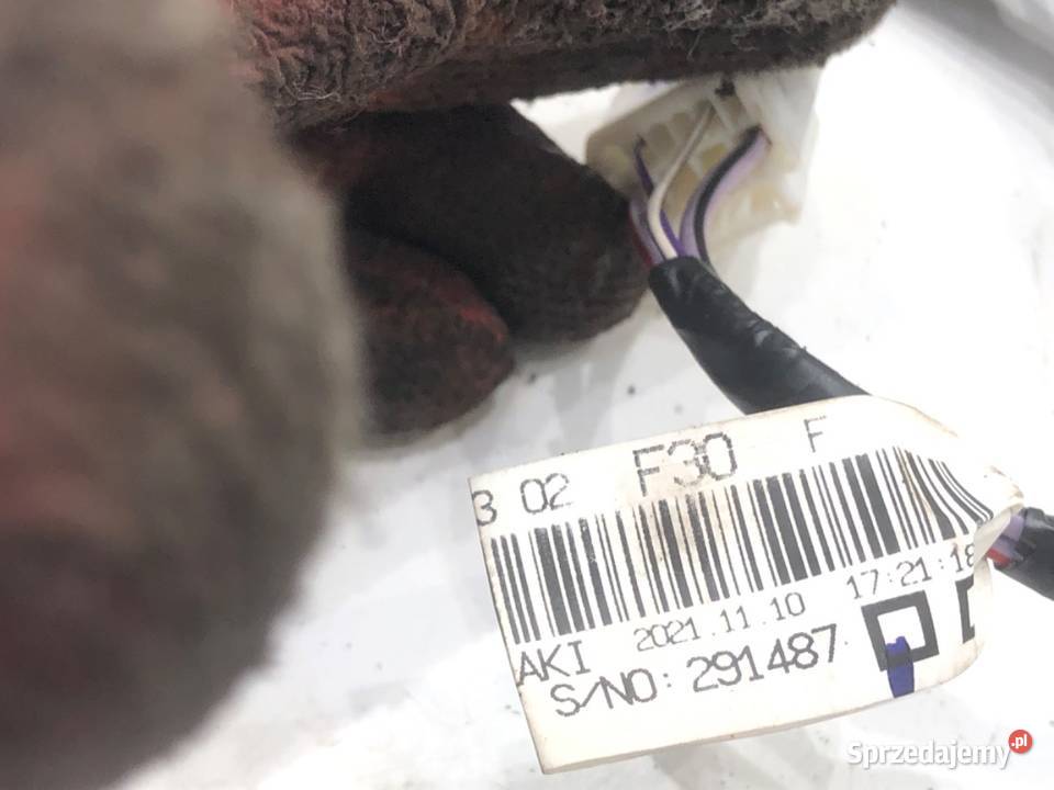 WIĄZKA DRZWI TYŁ PRAWY TOYOTA COROLLA E21 18 98 osobowe podkarpackie