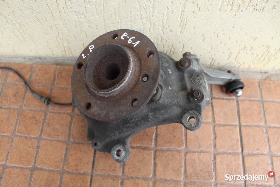 PIASTA ZWROTNICA LEWY PRZÓD BMW E61 30D 6760953 osobowe