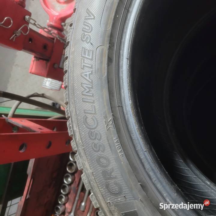Opony całoroczne Michelin Crossclimate suv 235