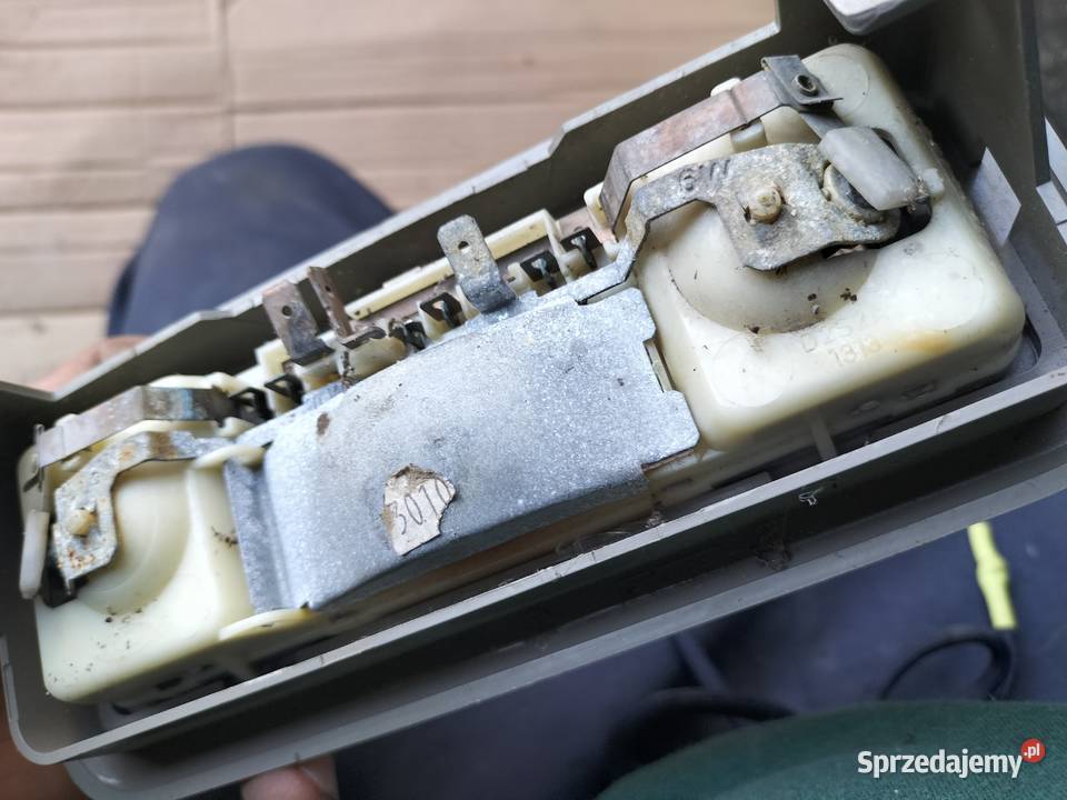 MONDEO MK1 MK2 LAMPKA WNĘTRZA OŚWIETLENIE KABINY Kamień-Kolonia