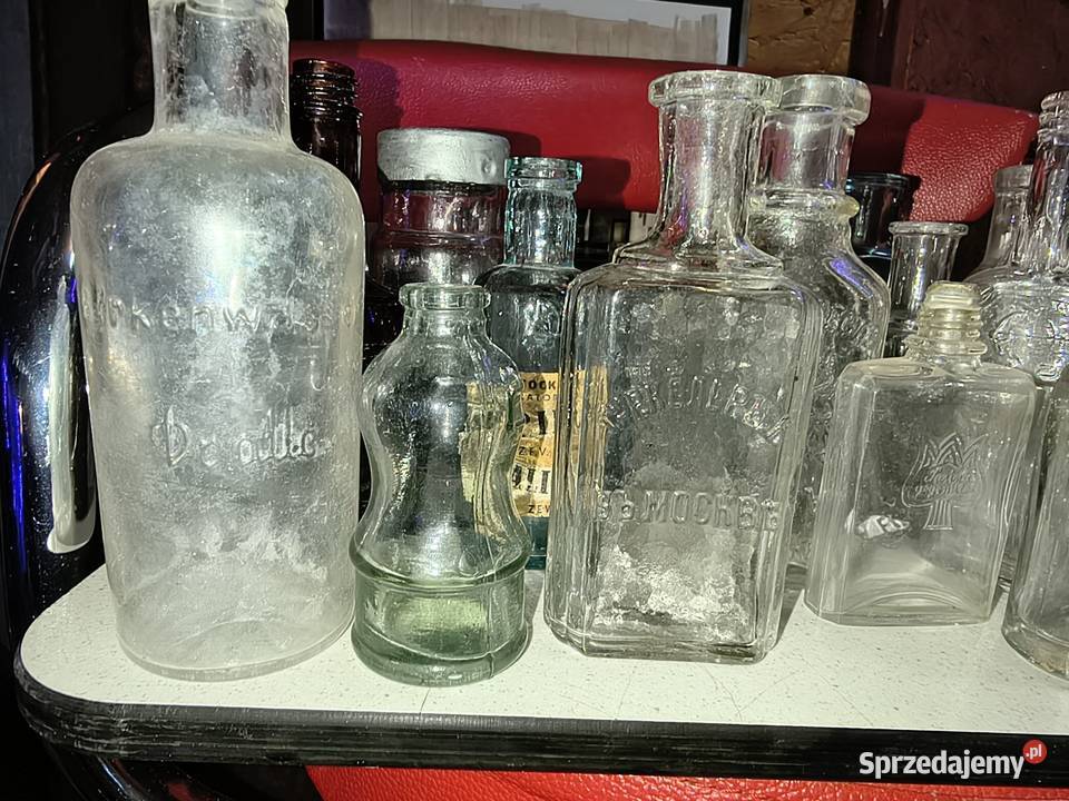 23 sztuki sygnowanych buteleczek Suwałki