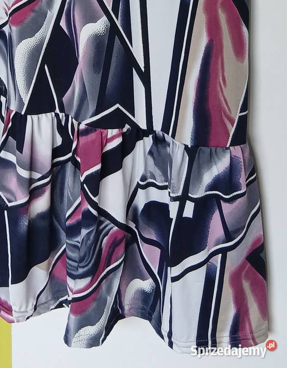 XL50 Ołówkowa sukienka z falbaną na dole Butik Rozmiar 50 Spódnice i sukienki Gliwice