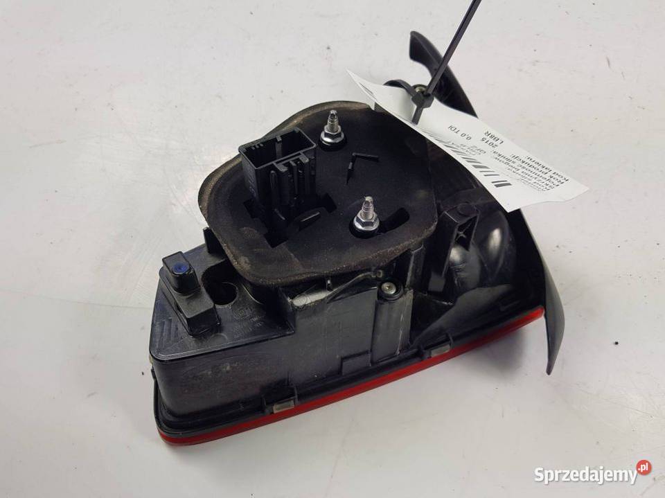 LAMPA W KLAPE LEWA PASSAT B8 Lipno