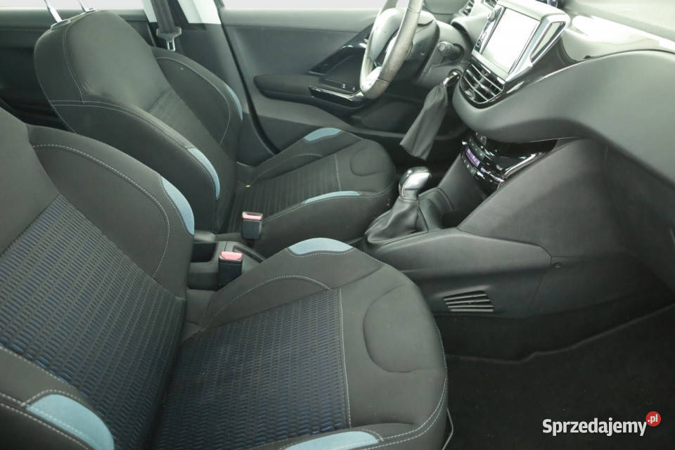 Peugeot 208 12 PureTech 208