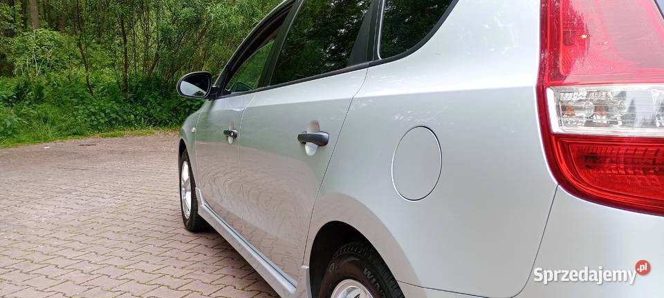 Hyundai i30 14 benzyna 109 2011 Niski Przebieg 160500km Radomsko