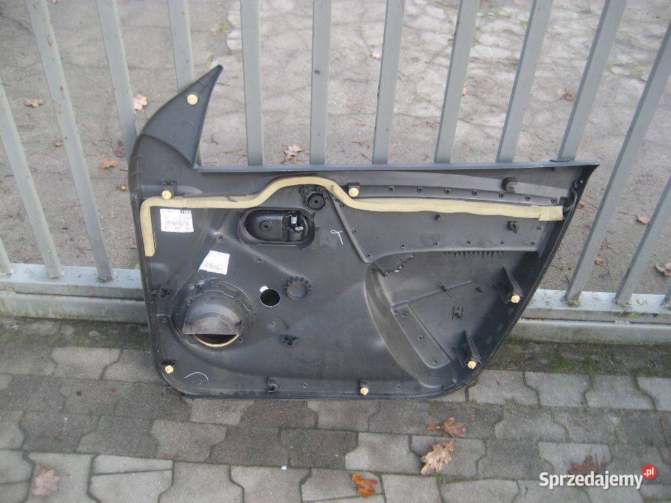 dacia duster lift 1317r tapicerka boczek drzwi Rakoniewice