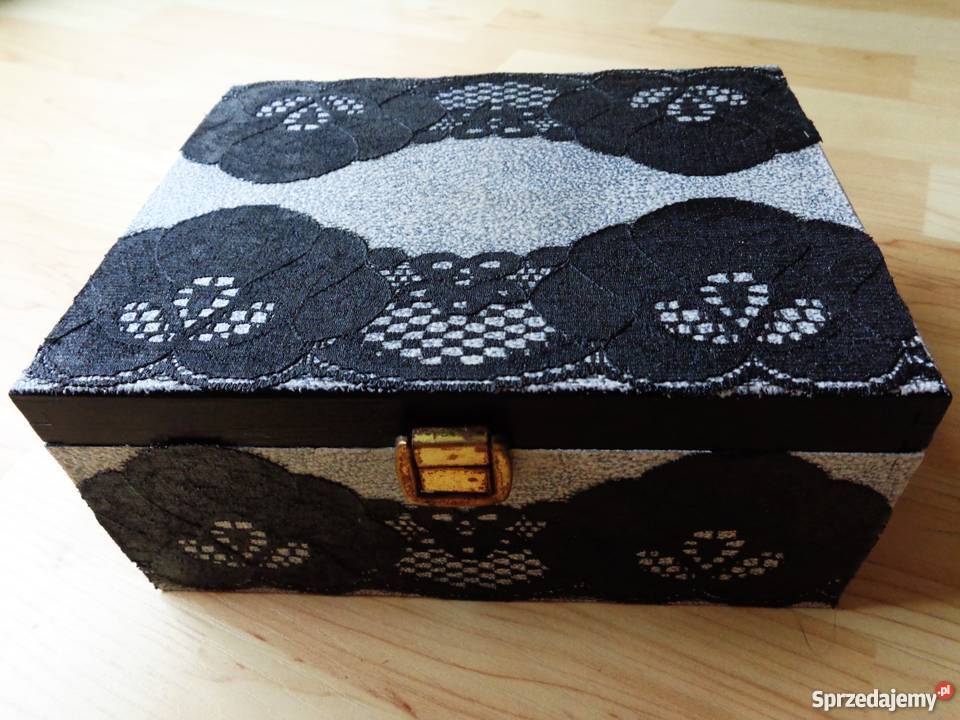 CZARNA KORONKA Drewniana ozdobna skrzyneczka na Warszawa