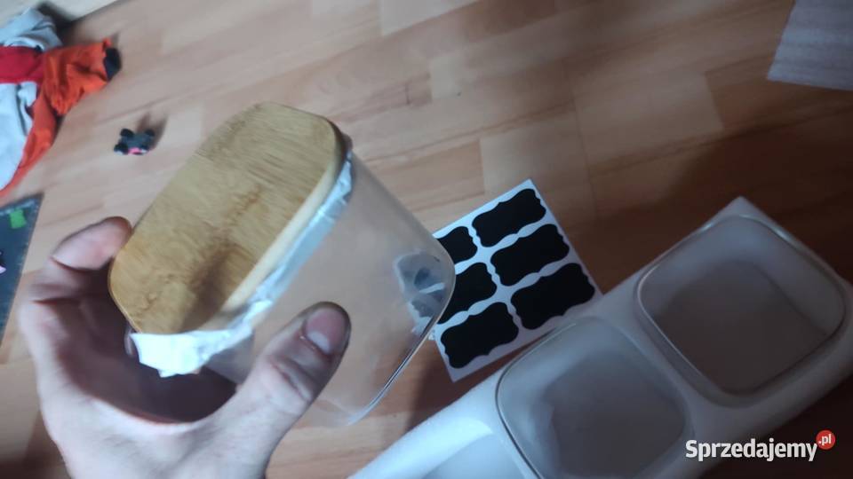 Słoik z pokrywką do przechowywania np mąki cukru Książ Wielkopolski