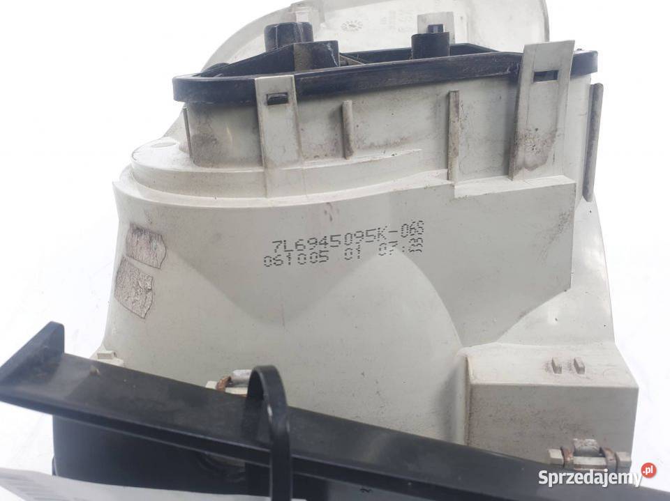 LAMPA LEWA TYŁ VOLKSWAGEN TOUAREG 7L6945095K Lipno