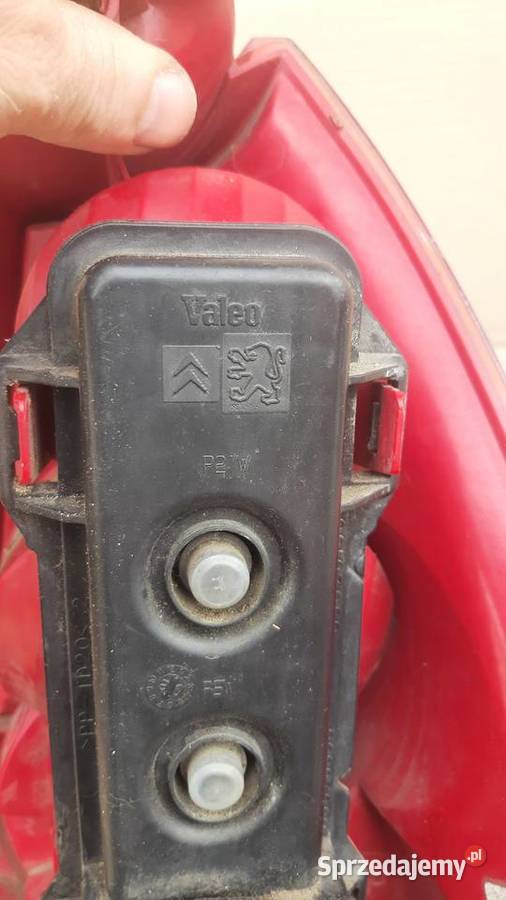 lampa tylna lewa lewy tył peugeot 307 SW kombi Dębno