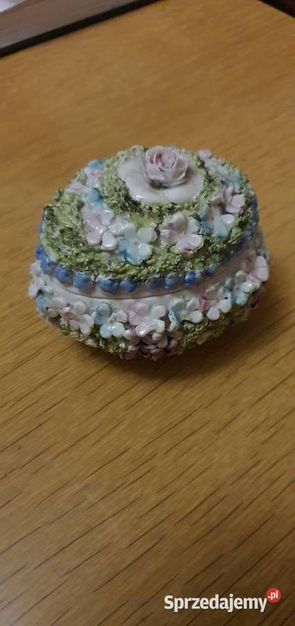Porcelanowy zabytkowy pojemnik na biżuterię Wrocław