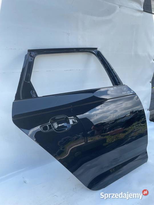 DRZWI TYŁ TYLNE PRAWE AUDI A4B9 KOMBI 8W0839066 osobowe wielkopolskie