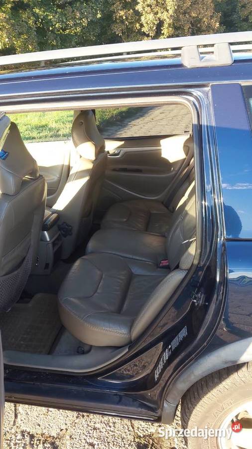 Volvo V70 Cross Country 24 LPG 2001r Włocławek