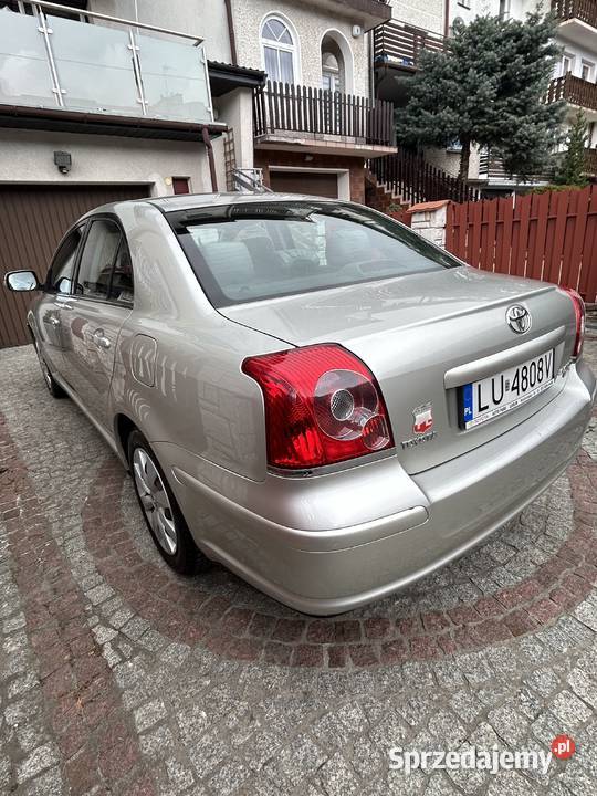 TOYOTA AVENSIS