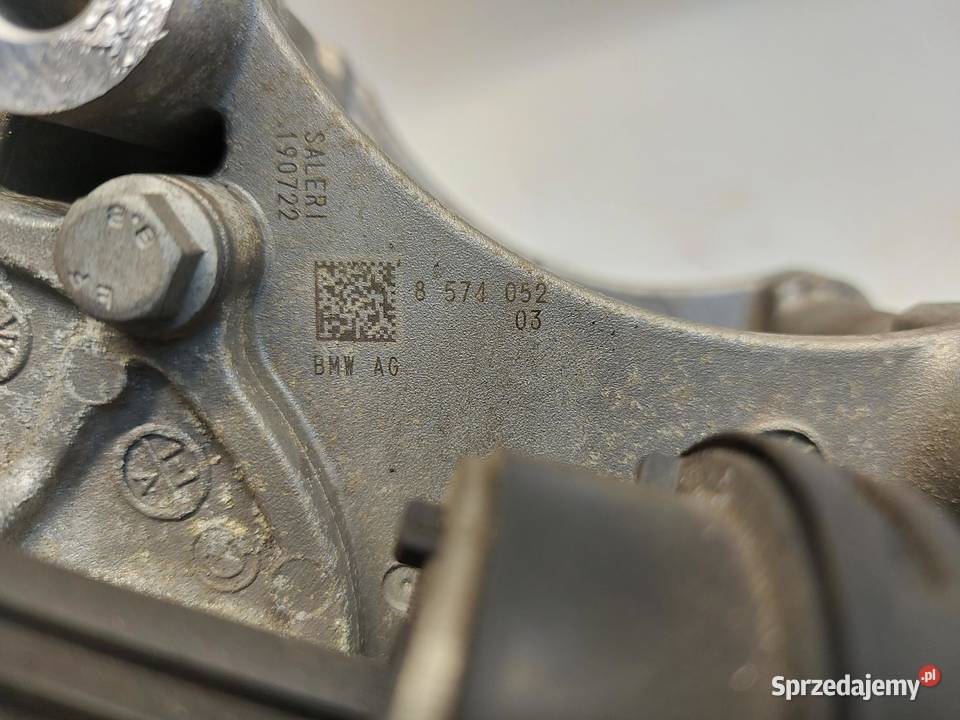BMW G05 X5 30d 2019r POMPA WODY 8574052 osobowe