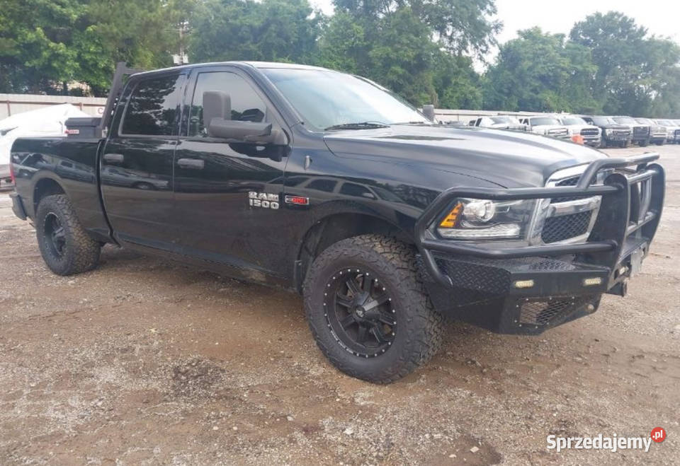Ram 1500 kabina Crew Cab osobowe